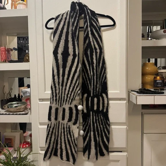 Paloma Wool Scarf - Picture 1 of 2